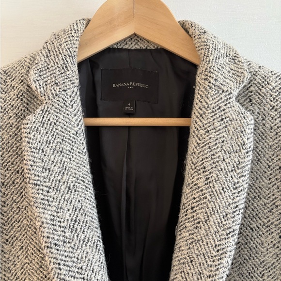 Banana Republic Black and White Herringbone Blazer - Picture 2 of 5